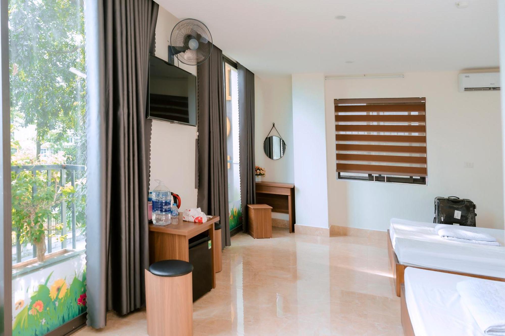 Thu Ha Hotel Uong Bi Екстер'єр фото