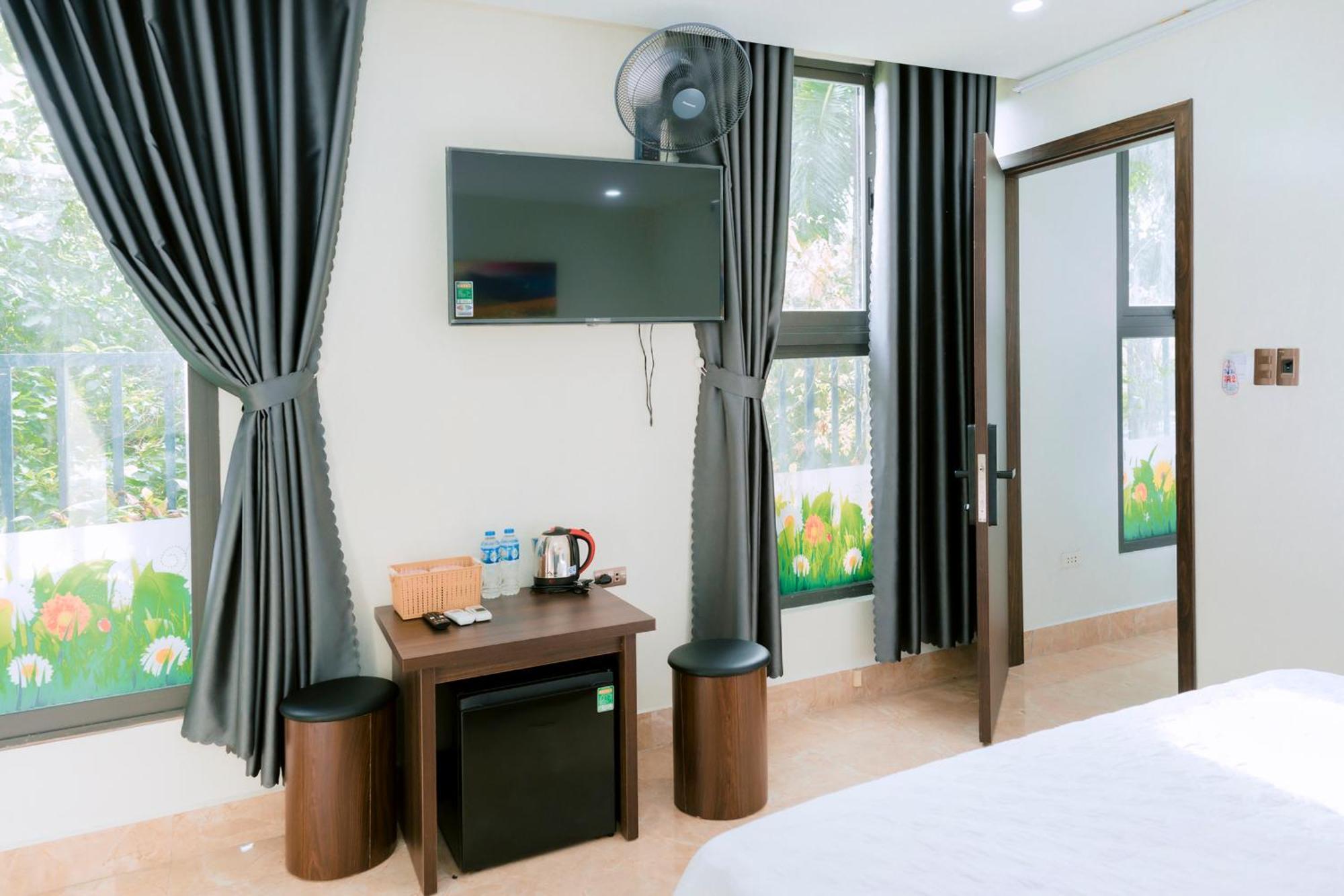 Thu Ha Hotel Uong Bi Екстер'єр фото