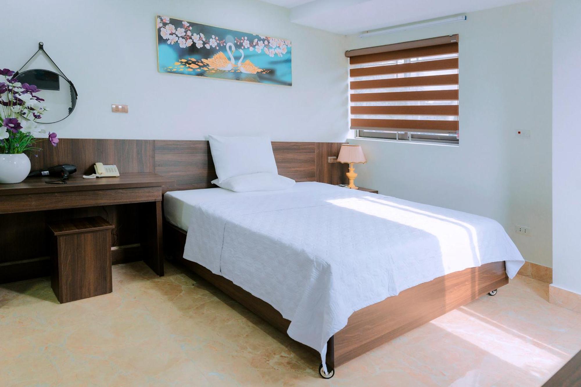Thu Ha Hotel Uong Bi Екстер'єр фото