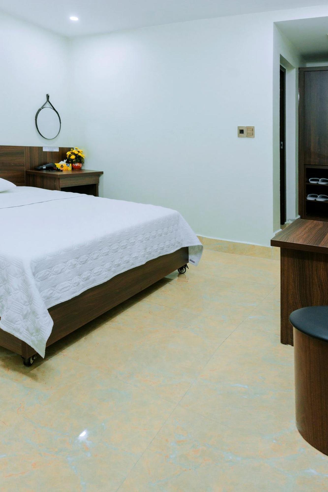 Thu Ha Hotel Uong Bi Екстер'єр фото