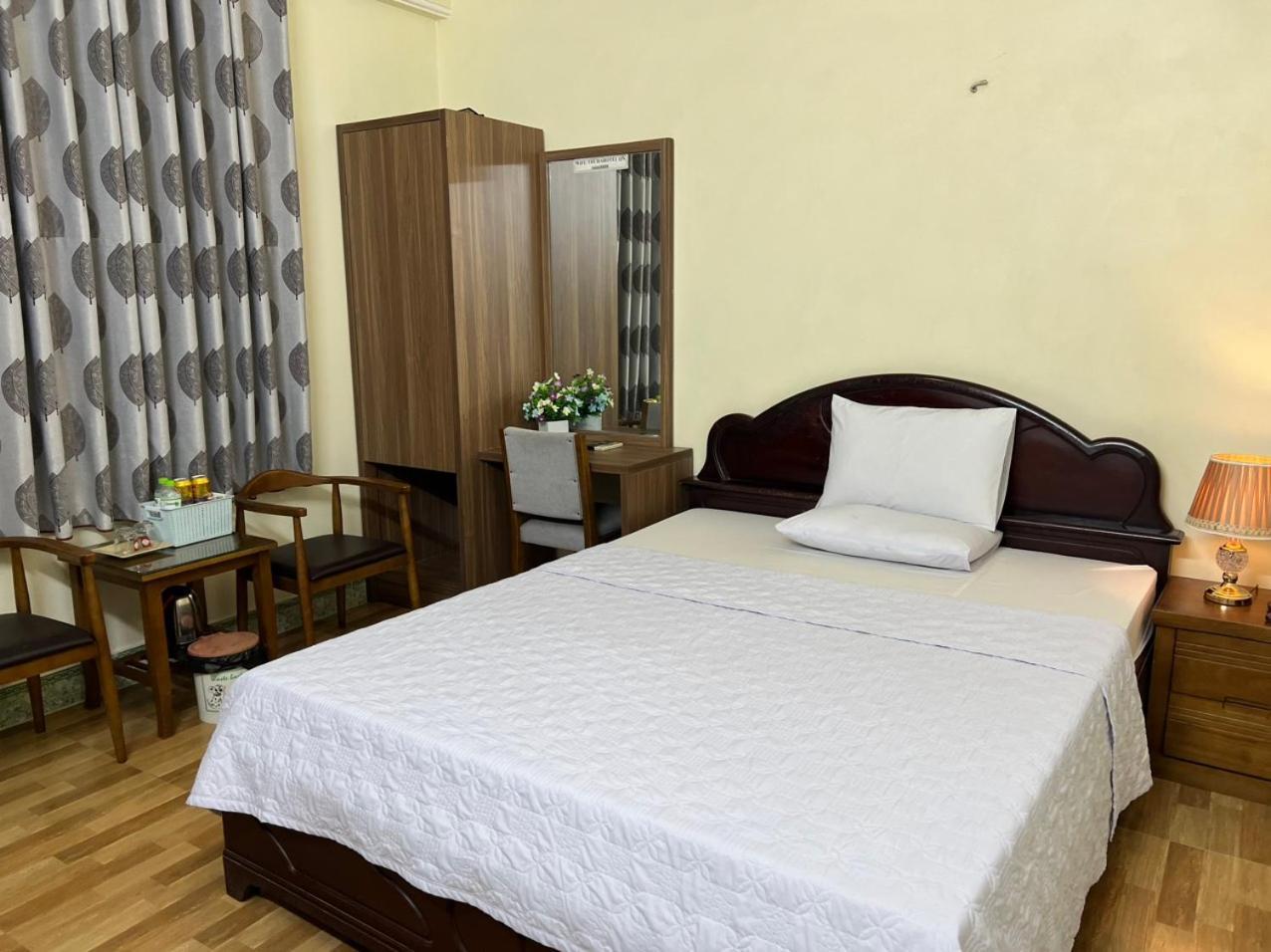Thu Ha Hotel Uong Bi Екстер'єр фото