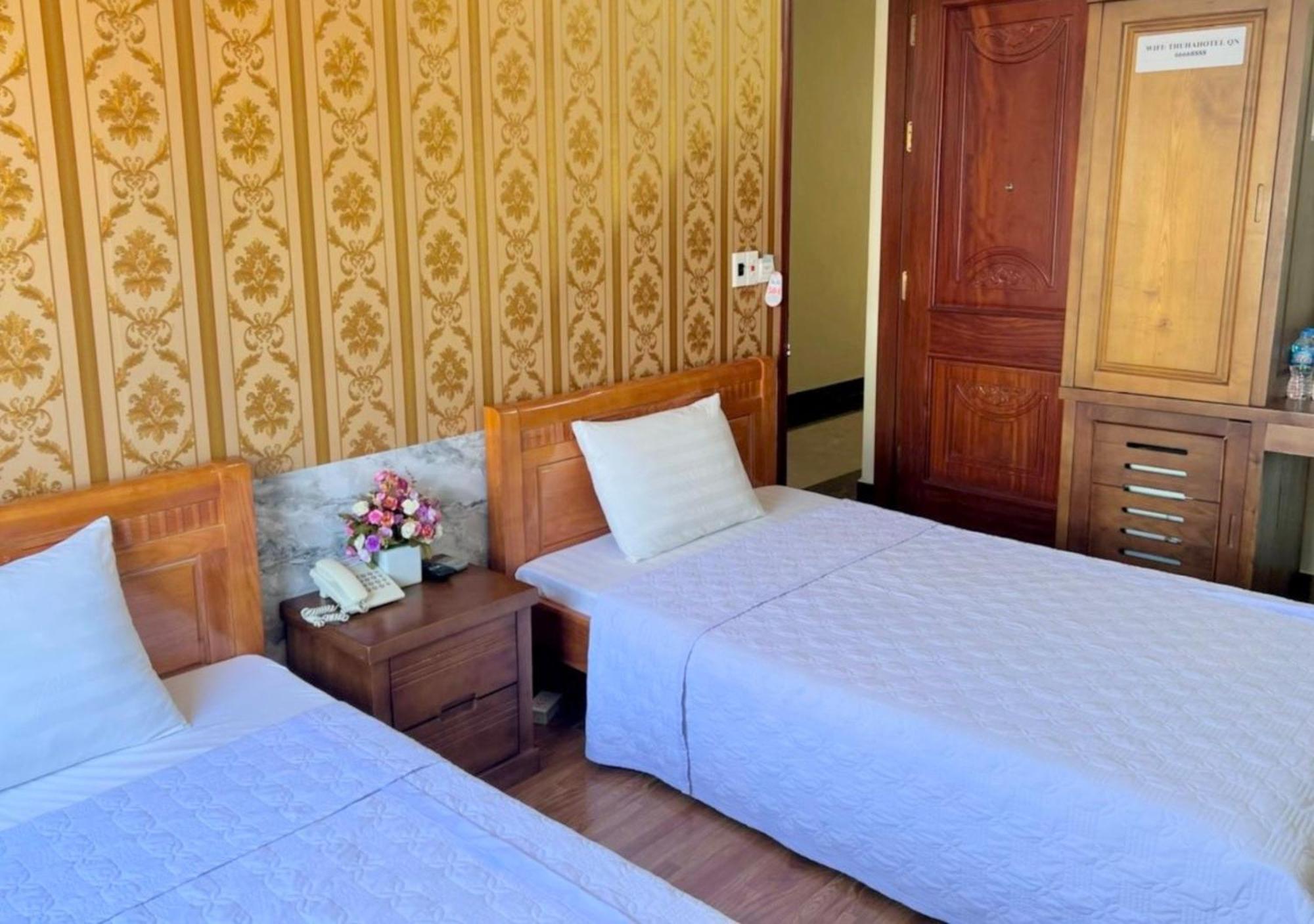 Thu Ha Hotel Uong Bi Екстер'єр фото